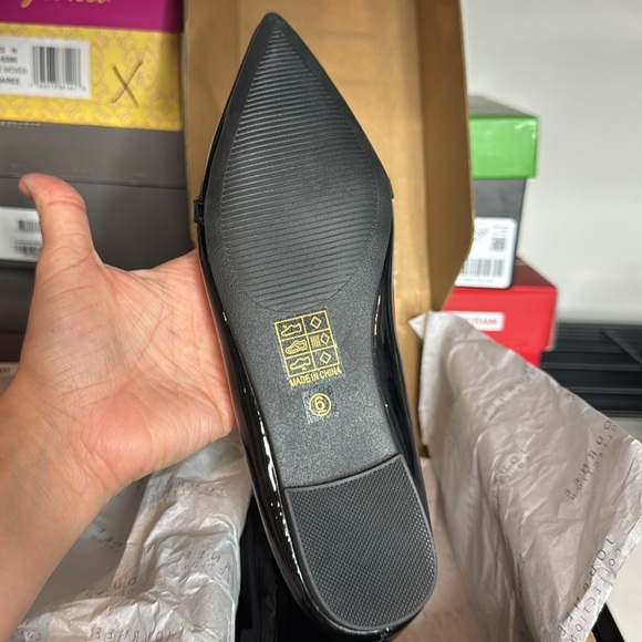 Journee Collection Clareene Womens Pointed Closed Toe Ballet Flats - Picture 9 of 9